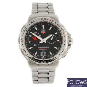 (123673) A stainless steel quartz gentleman's Tag Heuer Formula 1 Alarm bracelet watch.