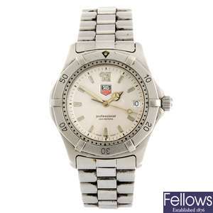(603020430) A stainless steel quartz gentleman's Tag Heuer 2000 Series bracelet watch.
