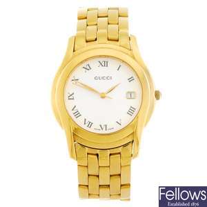 (116196047) A gold plated quartz gentleman's Gucci 5400M bracelet watch.