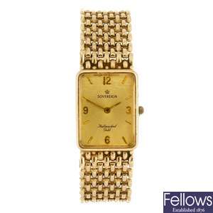 (52349) A 9k gold quartz Sovereign bracelet watch.