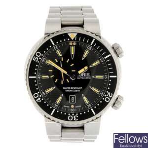 A stainless steel gentleman's Oris Diver's watch.