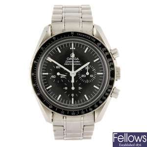 A stainless steel manual wind chronograph gentleman's Omega Speedmaster wrist watch.