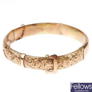 An early 20th century 9ct gold buckle bangle.
