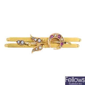 A late Victorian 15ct gold gem-set brooch and a bracelet. 