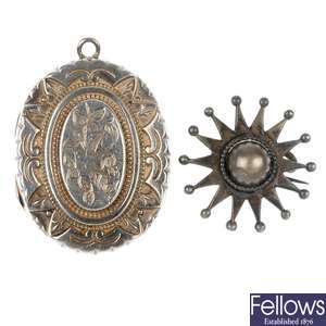 Four pieces of late Victorian silver jewellery.