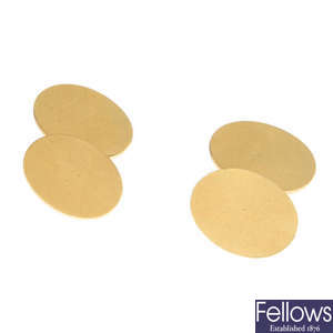 A pair of 9ct gold cufflinks.