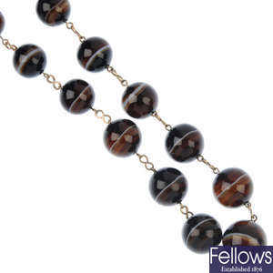 An early 20th century banded agate bead necklace.