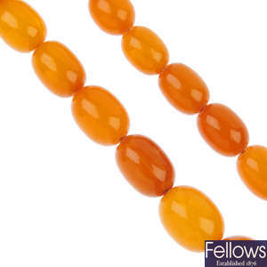 An early 20th century amber bead necklace.