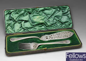 A cased set of silver plated fish servers, by Elkington & Co.