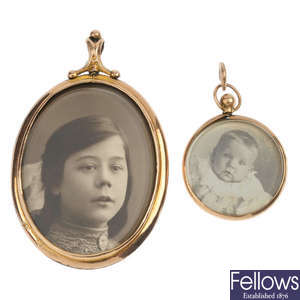 A selection of six mainly late 19th to early 20th century photograph pendants