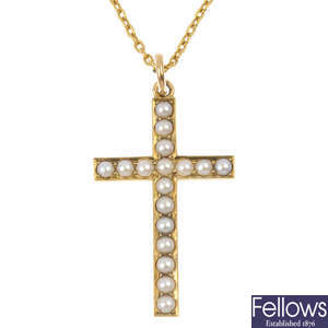An early 20th century 15ct gold split pearl cross pendant.