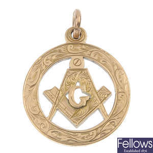 An Edwardian 9ct gold Masonic pendant.