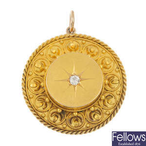 A late Victorian 15ct gold diamond memorial pendant.