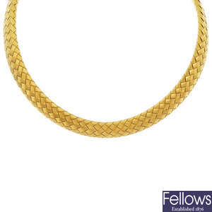 A 9ct gold woven collar.