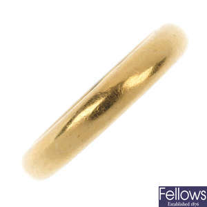 A 1930's 18ct gold D-shape band ring.