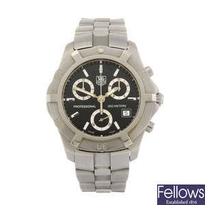 TAG HEUER - a gentleman's 2000 Series Exclusive chronograph bracelet watch.