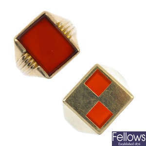 Two 9ct gold hardstone signet rings. 