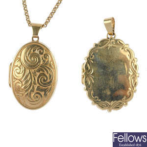 Two lockets and a chain.