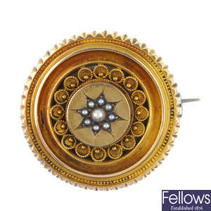 A late Victorian 15ct gold split pearl memorial brooch.