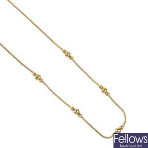 Two 9ct gold necklaces and a bracelet.