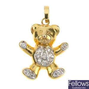 A 9ct gold teddy bear pendant and chain. 