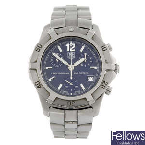 TAG HEUER - a gentleman's 2000 Exclusive chronograph bracelet watch.