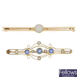 Two early 20th century 15ct gold gem-set bar brooches.