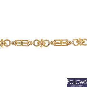 An early 20th century 15ct gold bracelet.
