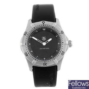 (946002629) TAG HEUER - a gentleman's 2000 Series wrist watch.