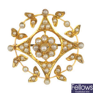 An early 20th century 9ct gold split pearl brooch.