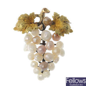 An early 20th century gold pearl brooch.