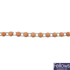 An early 20th century 9ct gold coral necklace.