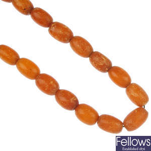 A natural antique amber bead necklace.