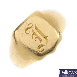 An mid 20th century 18ct gold signet ring.