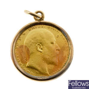 George V, Sovereign 1910P, in ring mount.