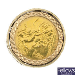A 9ct gold mounted half-sovereign ring.