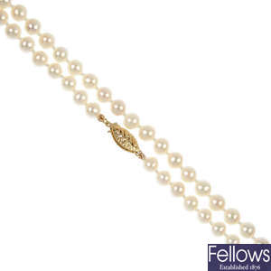 A cultured pearl single-strand necklace. 