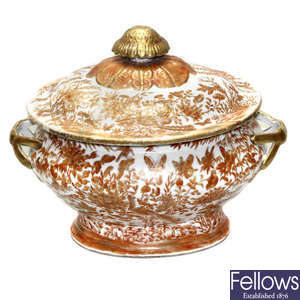 A Chinese porcelain tureen and cover