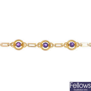An early 20th century 15ct gold amethyst bracelet.
