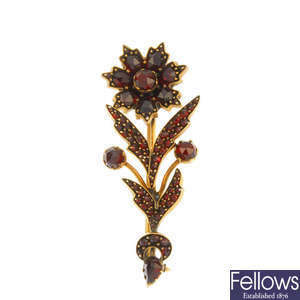 A selection of 19th century garnet and paste jewellery.