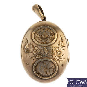 A late Victorian silver locket.