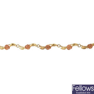 CLOGAU - a 9ct gold rose bracelet.