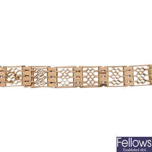 An early 20th century 9ct gold fancy-link bracelet.