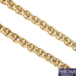 A 9ct gold necklace. 