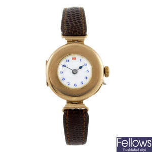 A lady's 9ct yellow gold wrist watch.
