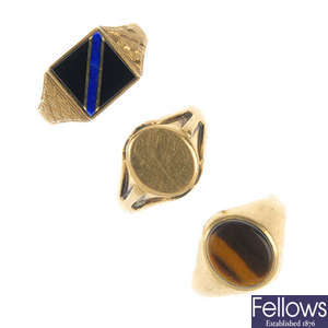 A selection of three 9ct gold signet rings.
