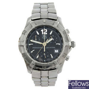 TAG HEUER - a gentleman's stainless steel 2000 Exclusive Series chronograph bracelet watch.