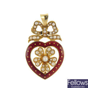 An early 20th century 15ct gold enamel and split-pearl heart pendant.