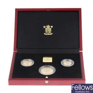 Elizabeth II, Gold Proof Sovereign three coin set.