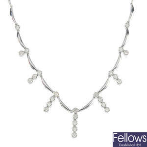 An 18ct gold diamond fringe necklace.